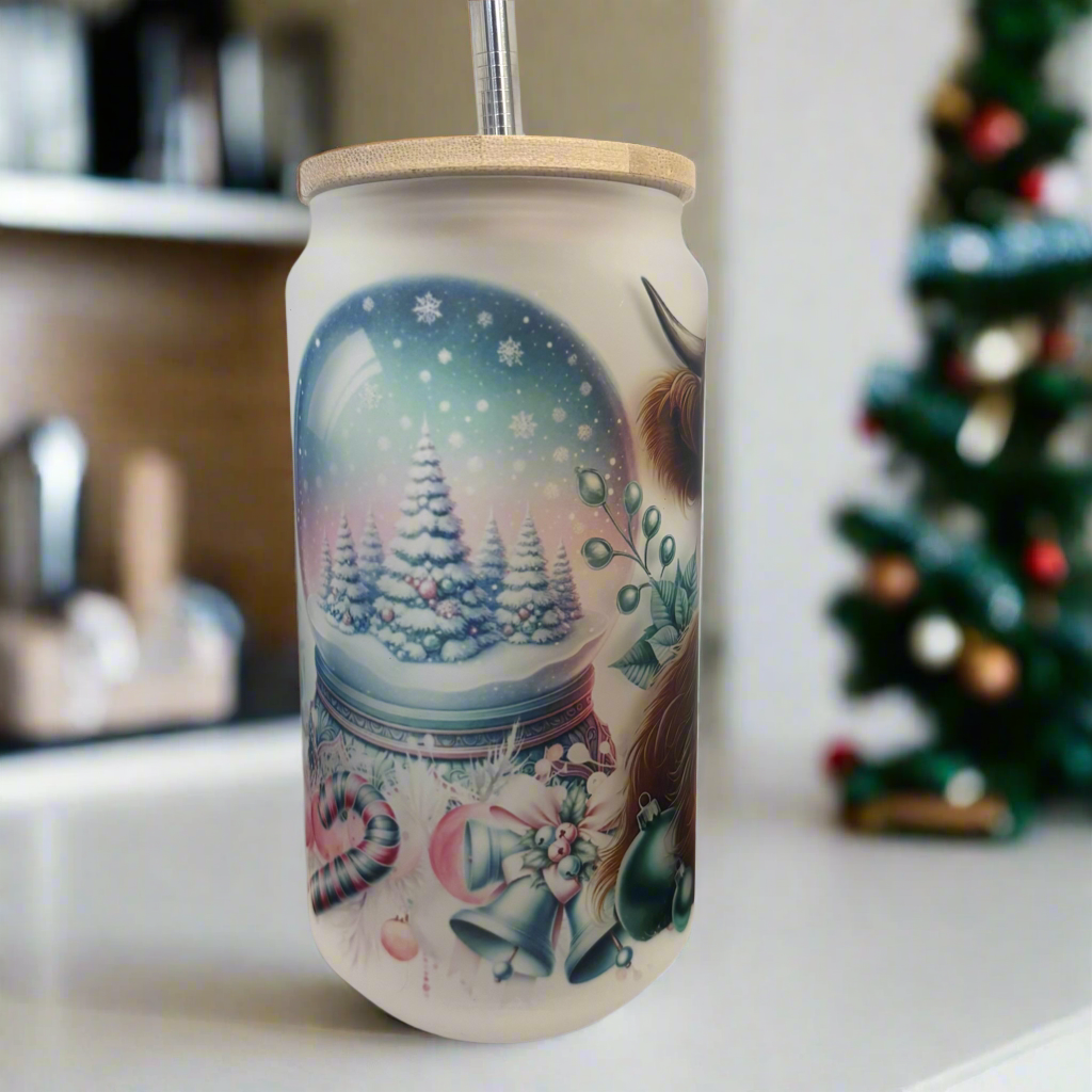 Highland Cow and Snowman Glass Can 18oz Tumbler